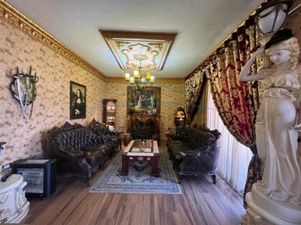 Tirane, shitet Vile , 308 m² 450.000 € (VARRI I BAMIT)