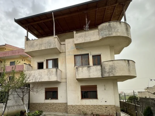 Tirane, shitet Vile , 300 m² 250.000 € (SHKOZE)