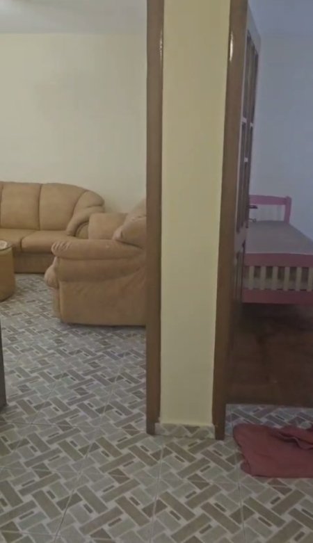 Tirane, jepet me qera apartament 3+1 Kati 4, 660 € 