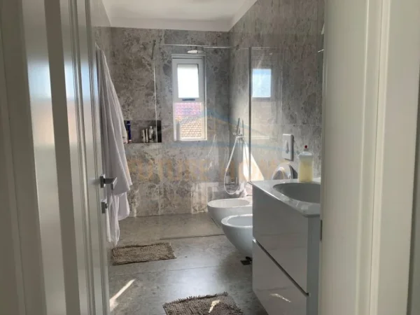 Tirane, shitet Vile , 214 m² 322.500 € (SIRI KODRA)