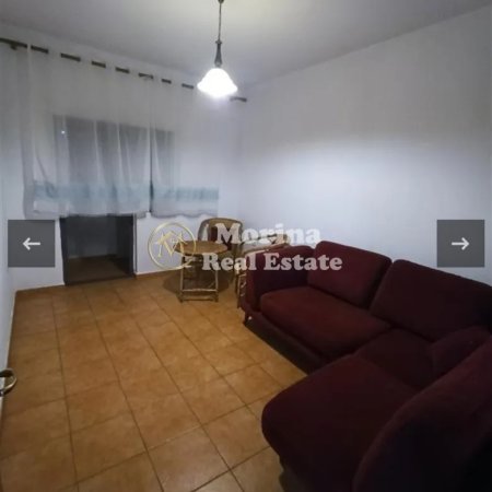Tirane, jepet me qera apartament 3+1+Ballkon Kati 3, 140 m² 500 € (Kinostudio)