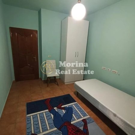 Tirane, jepet me qera apartament 3+1+Ballkon Kati 3, 140 m² 500 € (Kinostudio)