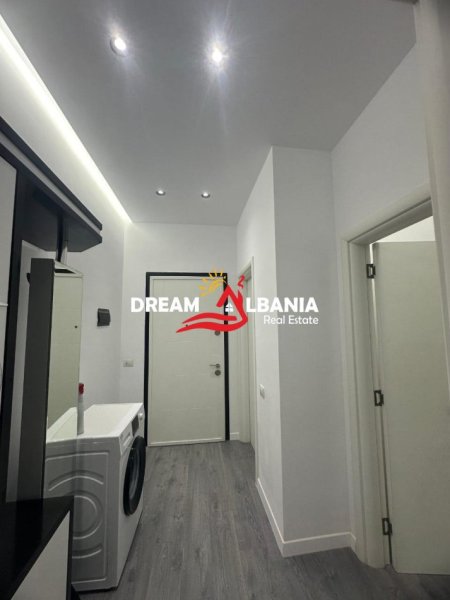 Tirane, jepet me qera apartament 1+1 , 50 m² 700 € (rruga e Elbasanit)