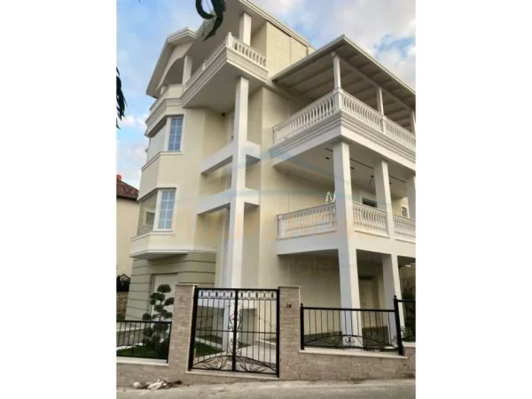 Tirane, shitet , 482 m² 1.200.000 € (ACCACIA HILLS)