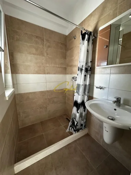 Tirane, jepet me qera apartament 2+1+2 Kati 7, 120 m² 800 € (21 DHJETORI)