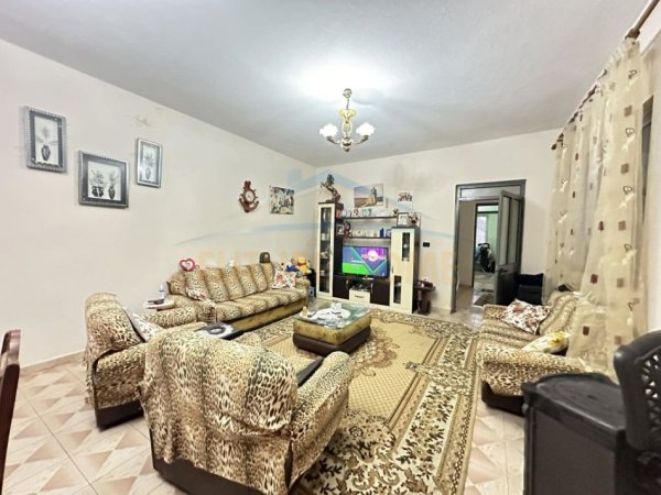 Tirane, shitet shtepi , 332 m² 290.000 € (ALLIAS)