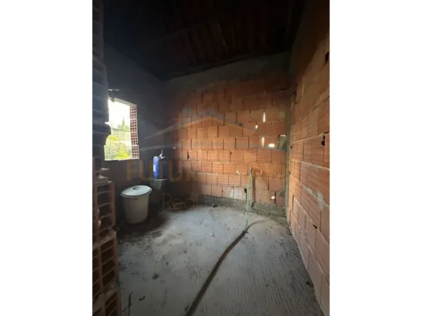 Tirane, shitet shtepi , 332 m² 290.000 € (ALLIAS)