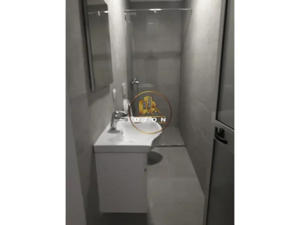 Tirane, jepet me qera apartament 1+1 Kati 0, 40 m² 450 € (Pranë Stadiumit Dinamo)