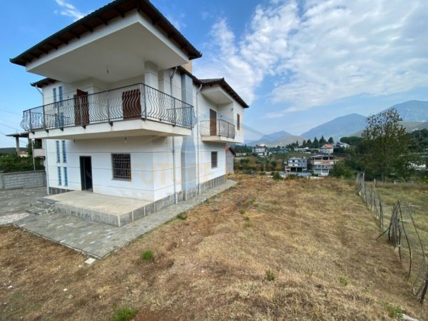 Tirane, shitet Vile , 251 m² 250.000 € (TUFINE)