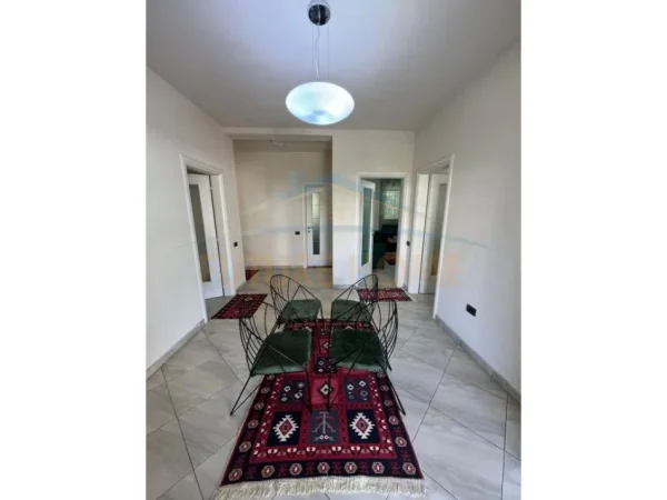 Tirane, shitet Vile , 361 m² 420.000 € (FRESK)