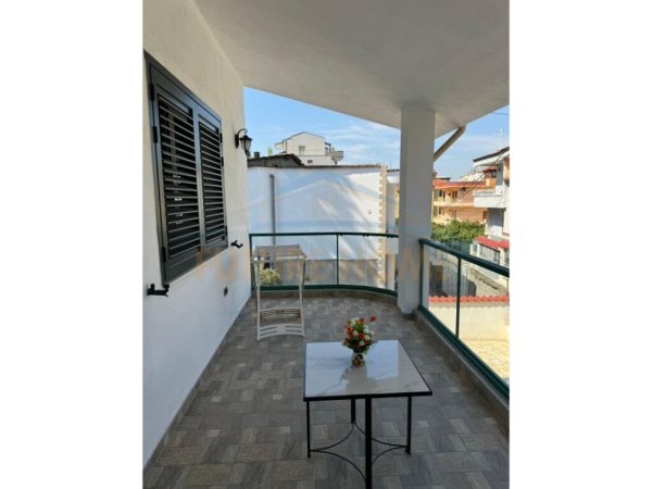Tirane, shitet Vile , 361 m² 420.000 € (FRESK)
