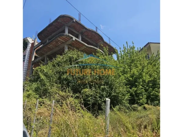 Tirane, shitet Vile , 675 m² 530.000 € (PRANE RRUGES SE ELBASANIT)
