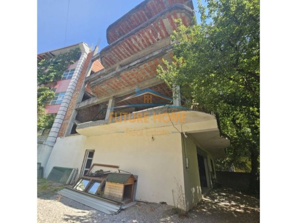 Tirane, shitet Vile , 675 m² 530.000 € (PRANE RRUGES SE ELBASANIT)