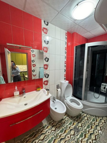 Tirane, jepet me qera apartament 1+1 Kati 3, 900 € 