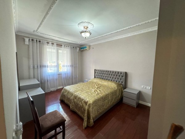 Tirane, jepet me qera apartament 1+1 Kati 3, 900 € 