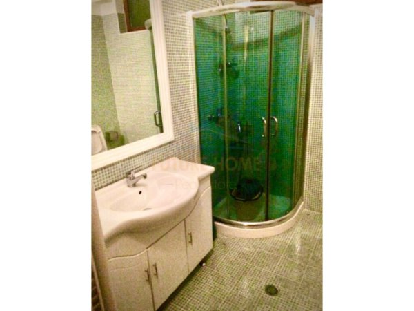 Tirane, shitet Vile , 379 m² 700.000 € (VILAT GJERMANE)