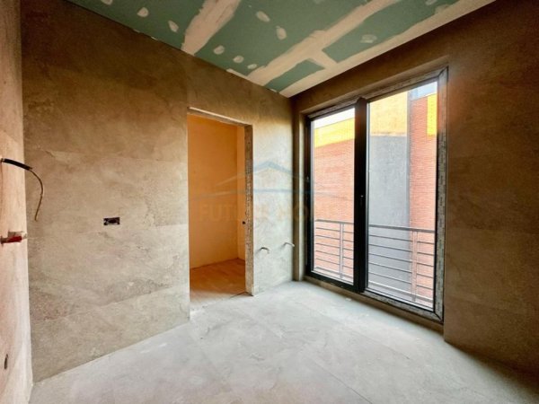 Tirane, shitet Vile , 313 m² 450.000 € (PRANE LIQENIT TE FARKES)