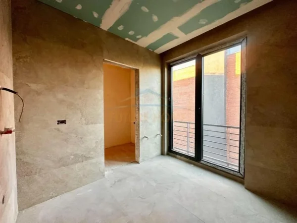 Tirane, shitet Vile , 313 m² 450.000 € (PRANE LIQENIT TE FARKES)