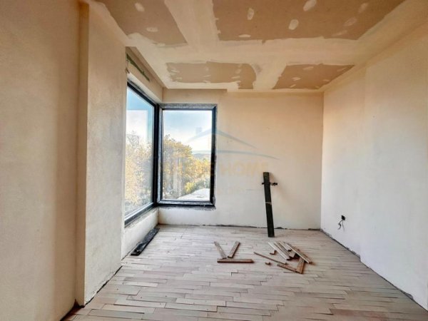 Tirane, shitet Vile , 313 m² 450.000 € (PRANE LIQENIT TE FARKES)