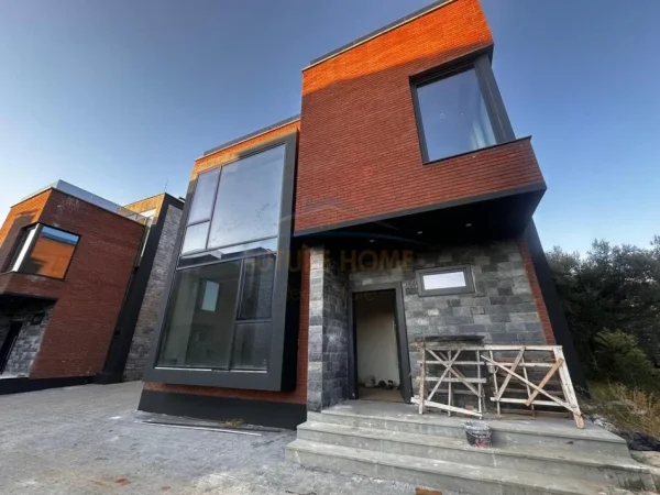 Tirane, shitet Vile , 313 m² 450.000 € (PRANE LIQENIT TE FARKES)