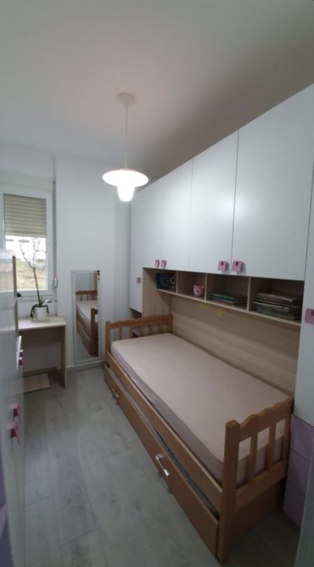 Tirane, jepet me qera apartament 2+1 Kati 2, 60 m² 692.325.615 € (Truga Eduard Mano)