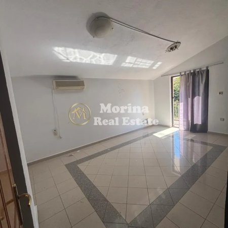 Tirane, jepet me qera ambjent biznesi , 240 m² 1.500 € (Selvia)