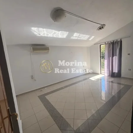 Tirane, jepet me qera ambjent biznesi , 240 m² 1.500 € (Selvia)