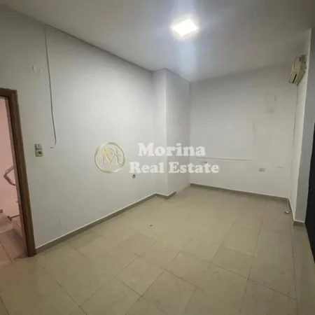 Tirane, jepet me qera ambjent biznesi , 240 m² 1.500 € (Selvia)