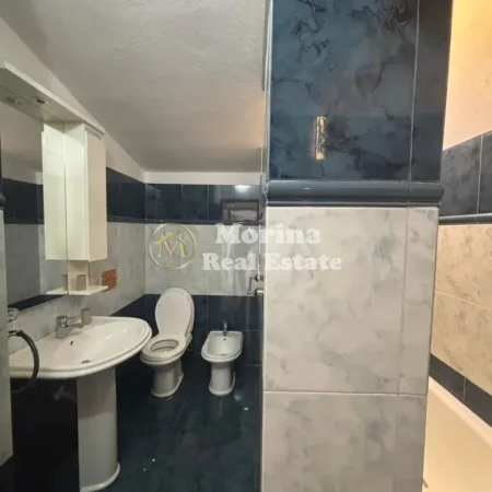 Tirane, jepet me qera ambjent biznesi , 240 m² 1.500 € (Selvia)