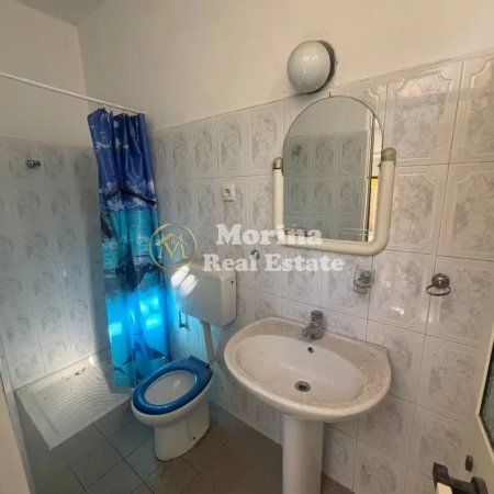 Tirane, jepet me qera ambjent biznesi , 240 m² 1.500 € (Selvia)