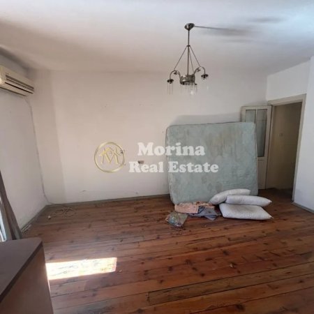 Tirane, jepet me qera ambjent biznesi , 240 m² 1.500 € (Selvia)