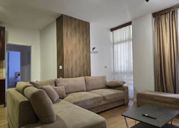 Tirane, jepet me qera apartament 2+1 Kati 8, 115 m² 850 € (KOMUNA E PARISIT)