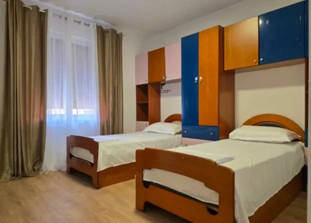 Tirane, jepet me qera apartament 2+1 Kati 8, 115 m² 750 € (KOMUNA E PARISIT)