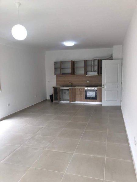 Tirane, shitet apartament 1+1 Kati 2, 65 m² 75.000 Euro (Spitali Amerikan 3)