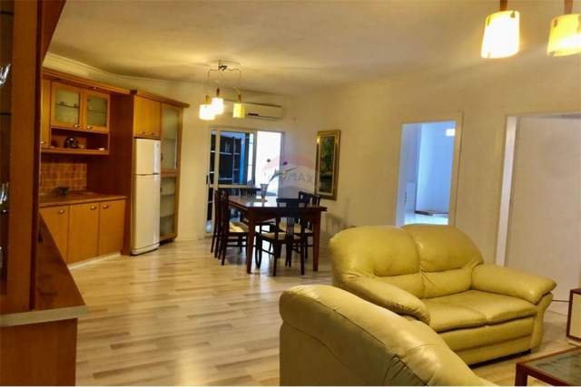 Tirane, jepet me qera apartament 3+1+BLK Kati 2, 110 m² 450 Euro (Eshref Frasheri)