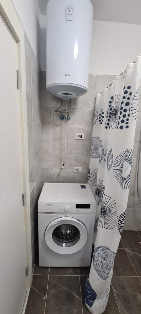 Tirane, jepet me qera apartament 1+1+BLK Kati 1, 70 m² 400 Euro