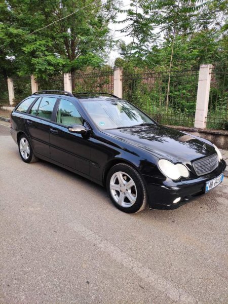 Tirane, shes Mercedes-Benz W203 Viti 2004, 3.800 Euro