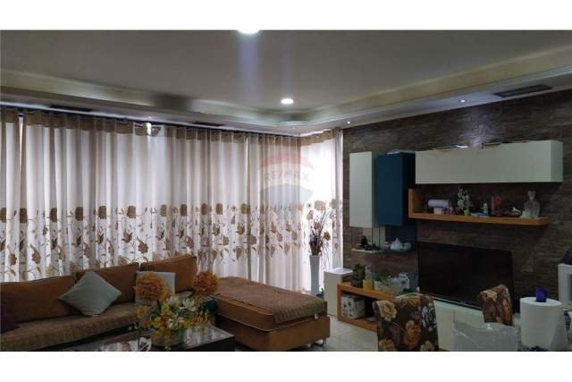 Tirane, jepet me qera ambjent biznesi Kati 3, 350 m² 150.000 Leke (Porcelan,Varri i Bamit)