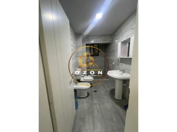 Tirane, jepet me qera apartament 1+1+A+BLK Kati 1, 110 m² 40.000 Leke (OXHAKU)