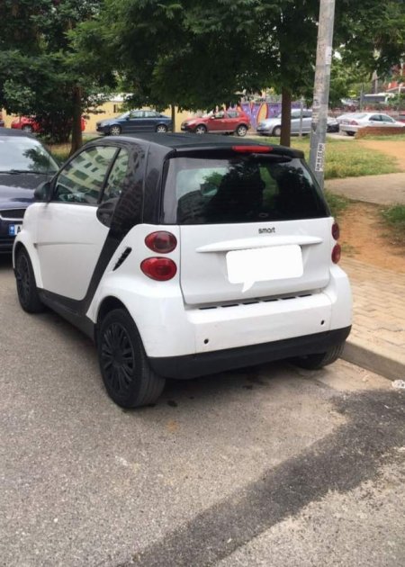 Tirane, shitet makine smart Viti 2007, 3.300 Euro