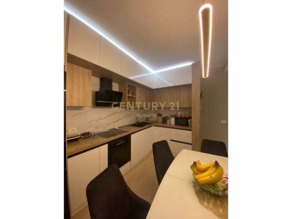 Tirane, jepet me qera apartament 2+1+BLK Kati 2, 90 m² 600 Euro (Ish Fusha e Aviacionit)