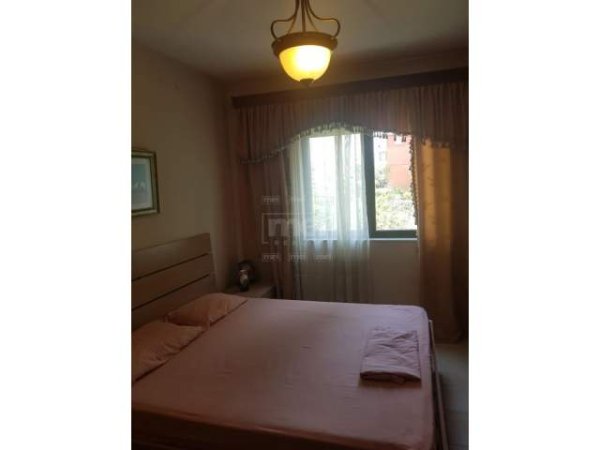 Tirane, jepet me qera apartament 73 m² 380 Euro (Fusha e Aviacionit)
