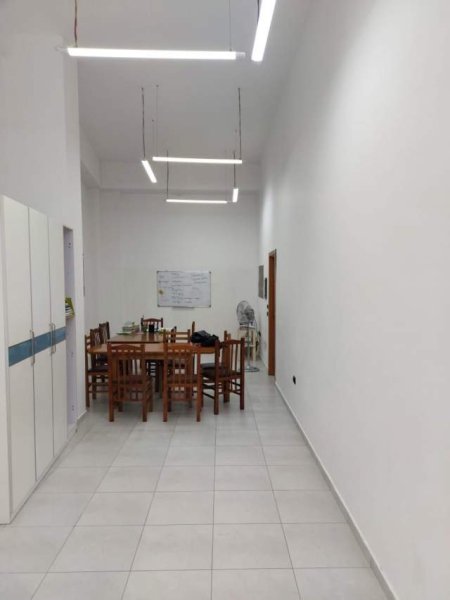 Elbasan, shitet ambjent biznesi Kati 1, 50 m² 60.000 Euro (ELBASAN)