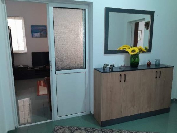 Tirane, jepet me qera apartament 1+1+BLK Kati 2, 80 m² 35.000 Leke (Fusha e aviacionit)