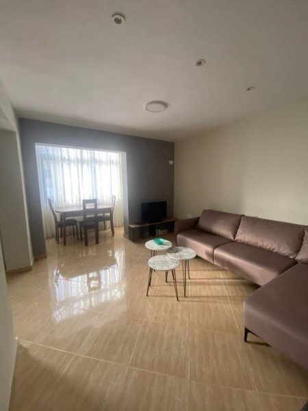 Tirane, jepet me qera apartament 1+1+BLK Kati 4, 55 m² 400 Euro (prane Pasticeri Tito)