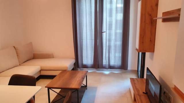 Tirane, jepet me qera apartament 1+1+BLK Kati 7, 76 m² 400 Euro (Rruga Kongresi Manastirit)