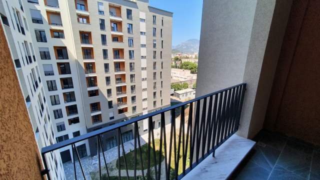 Tirane, jepet me qera apartament 1+1+BLK Kati 7, 76 m² 400 Euro (Rruga Kongresi Manastirit)
