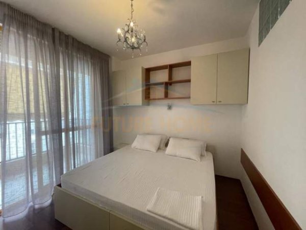 Tirane, jepet me qera apartament 1+1+BLK Kati 4, 51 m² 550 Euro (Komuna e Parisit)