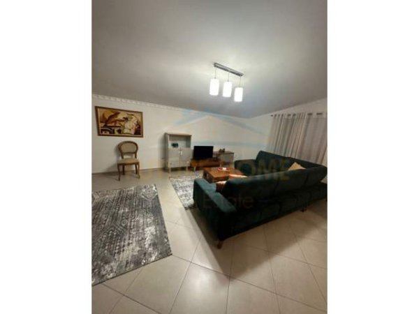 Tirane, jepet me qera apartament 3+1+BLK Kati 3, 160 m² 500  (Rruga e Durresit)