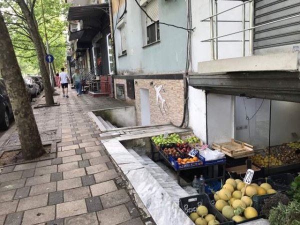 Tirane, shitet dyqan Kati 0, 50 m² 99.800 Euro (Bulevardi Bajram Curri Tirane)